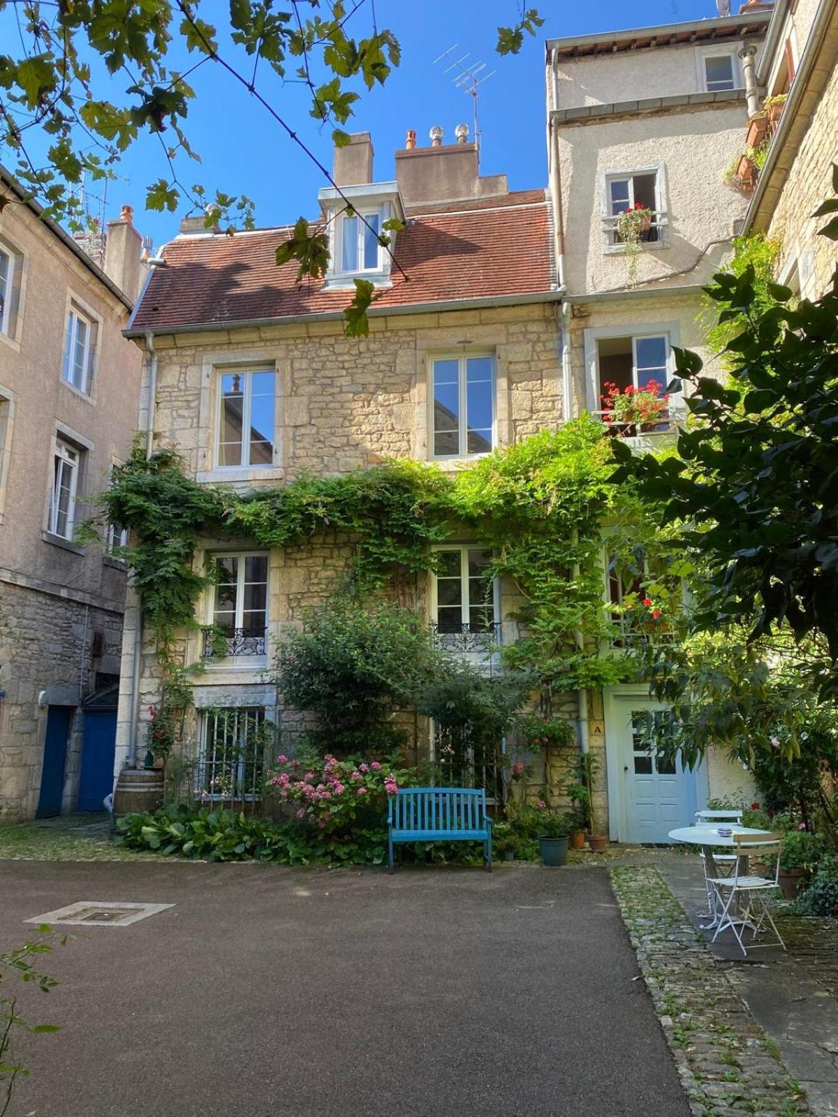 Besancon: Charmant Duplex Au Pied De La Citadelle エクステリア 写真